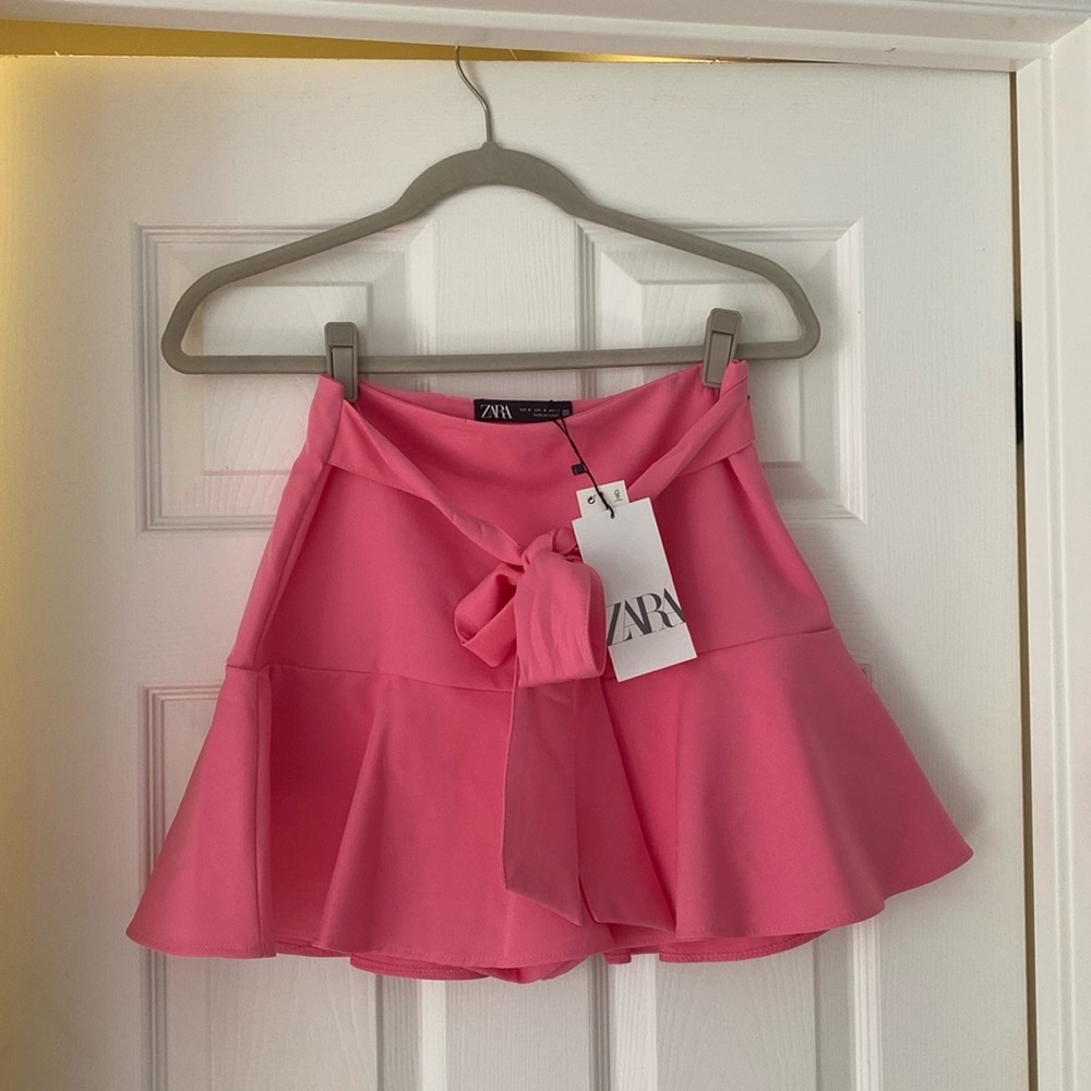 Hot pink Zara skirt!